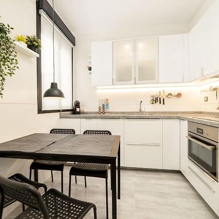 -Malagasunapts- Stylish City Centre Pool&Parking Exterior foto