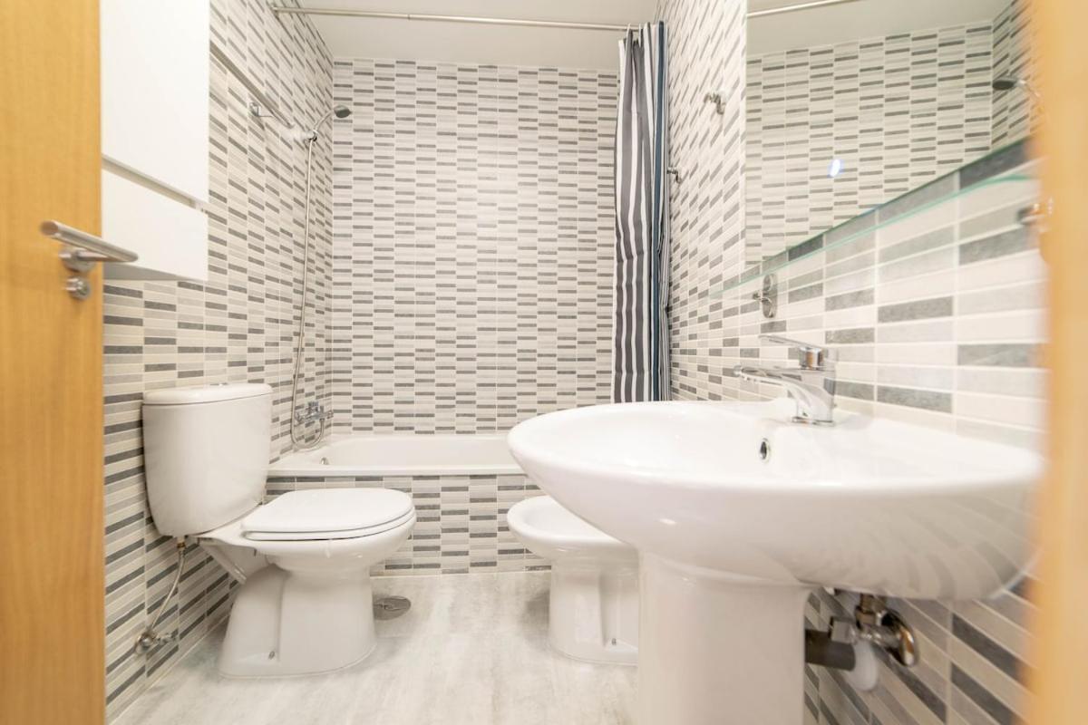 -Malagasunapts- Stylish City Centre Pool&Parking Exterior foto