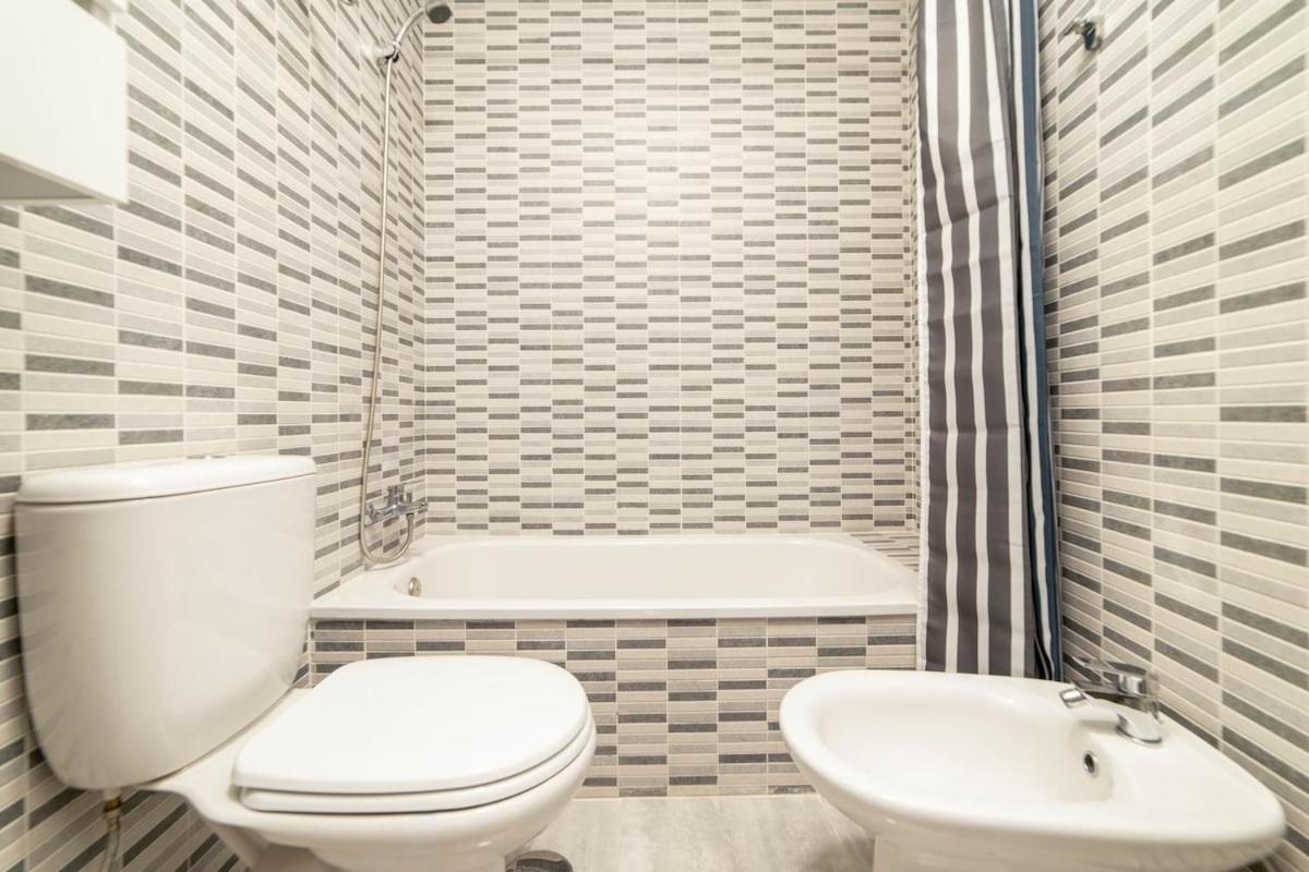 -Malagasunapts- Stylish City Centre Pool&Parking Exterior foto